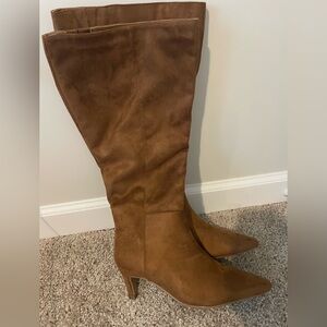 Universal Thread High Boots Womens size 7.5 Chestnut Memory Foam Heeled Boot
